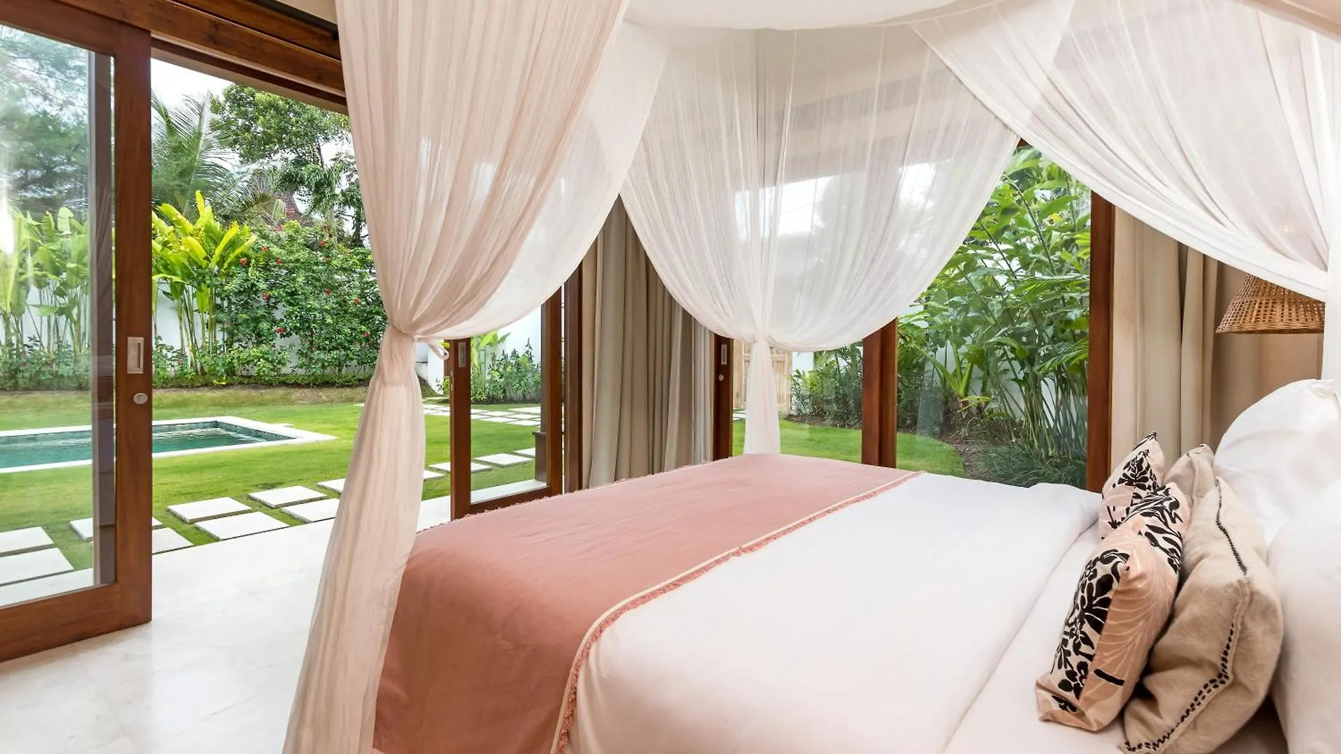 Villa Aloui By Villa Finder Kerobokan  Kerobokan (Bali)