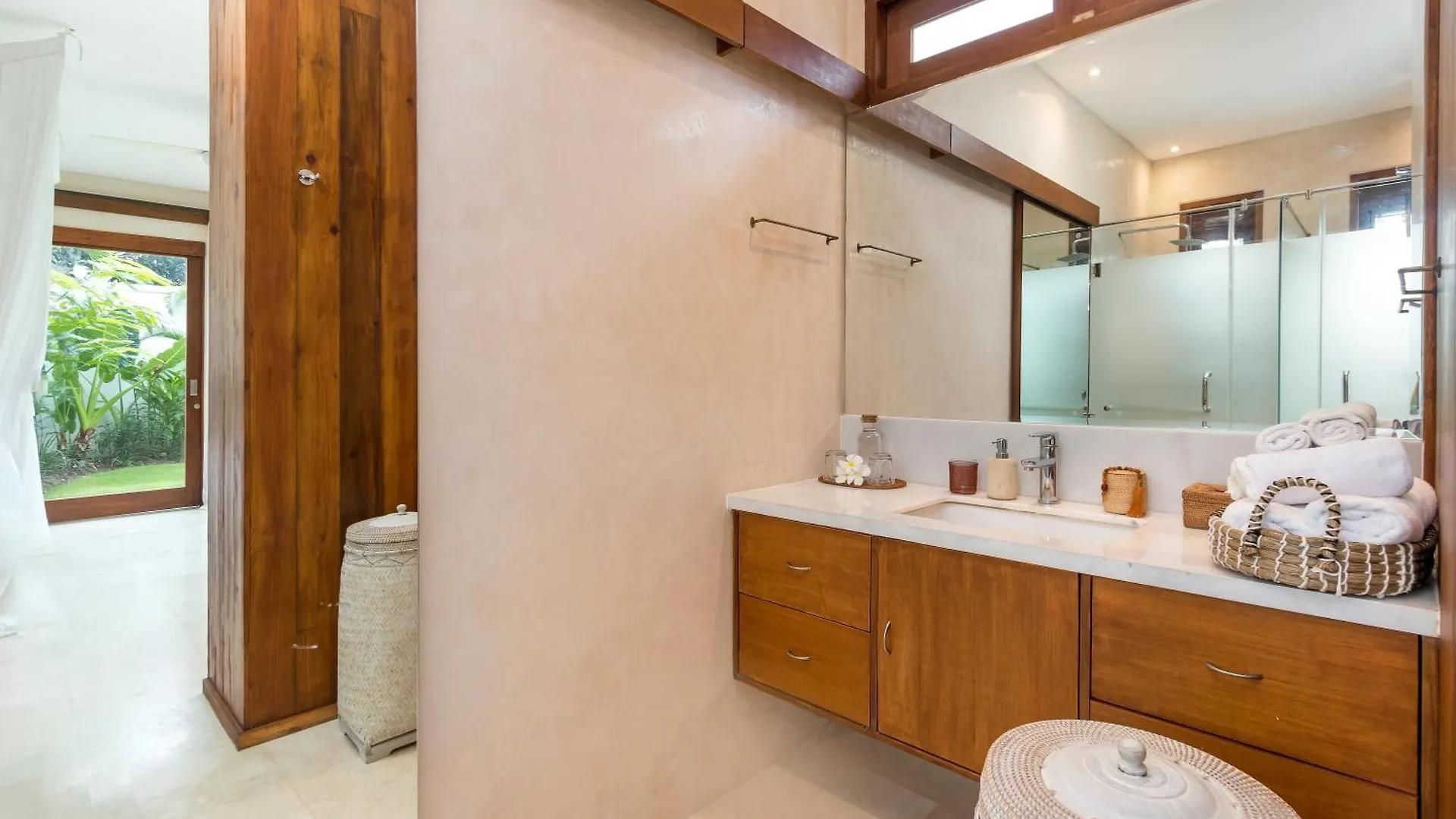 Villa Aloui By Villa Finder Kerobokan   Kerobokan (Bali)
