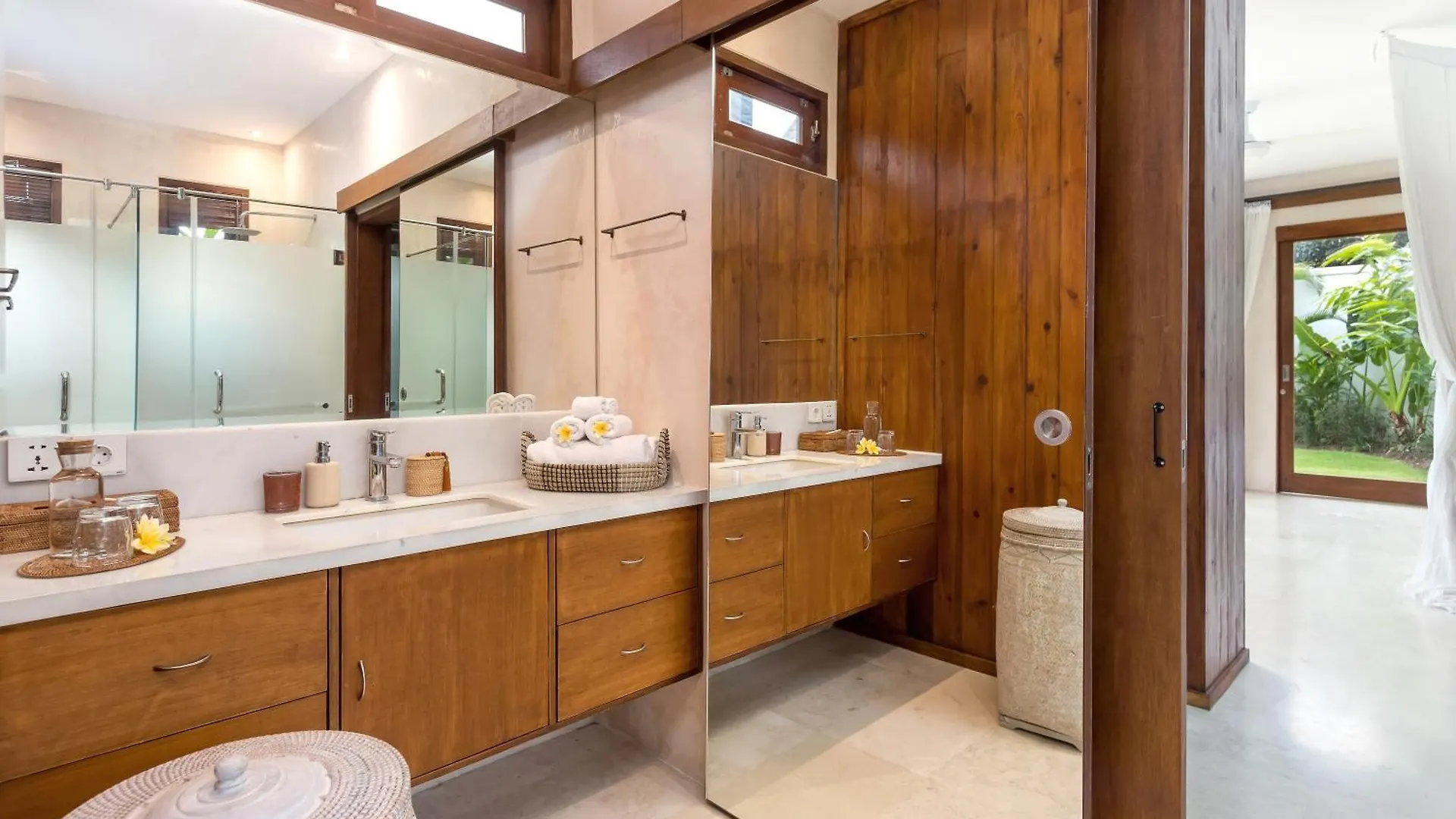 Villa Aloui By Villa Finder Kerobokan