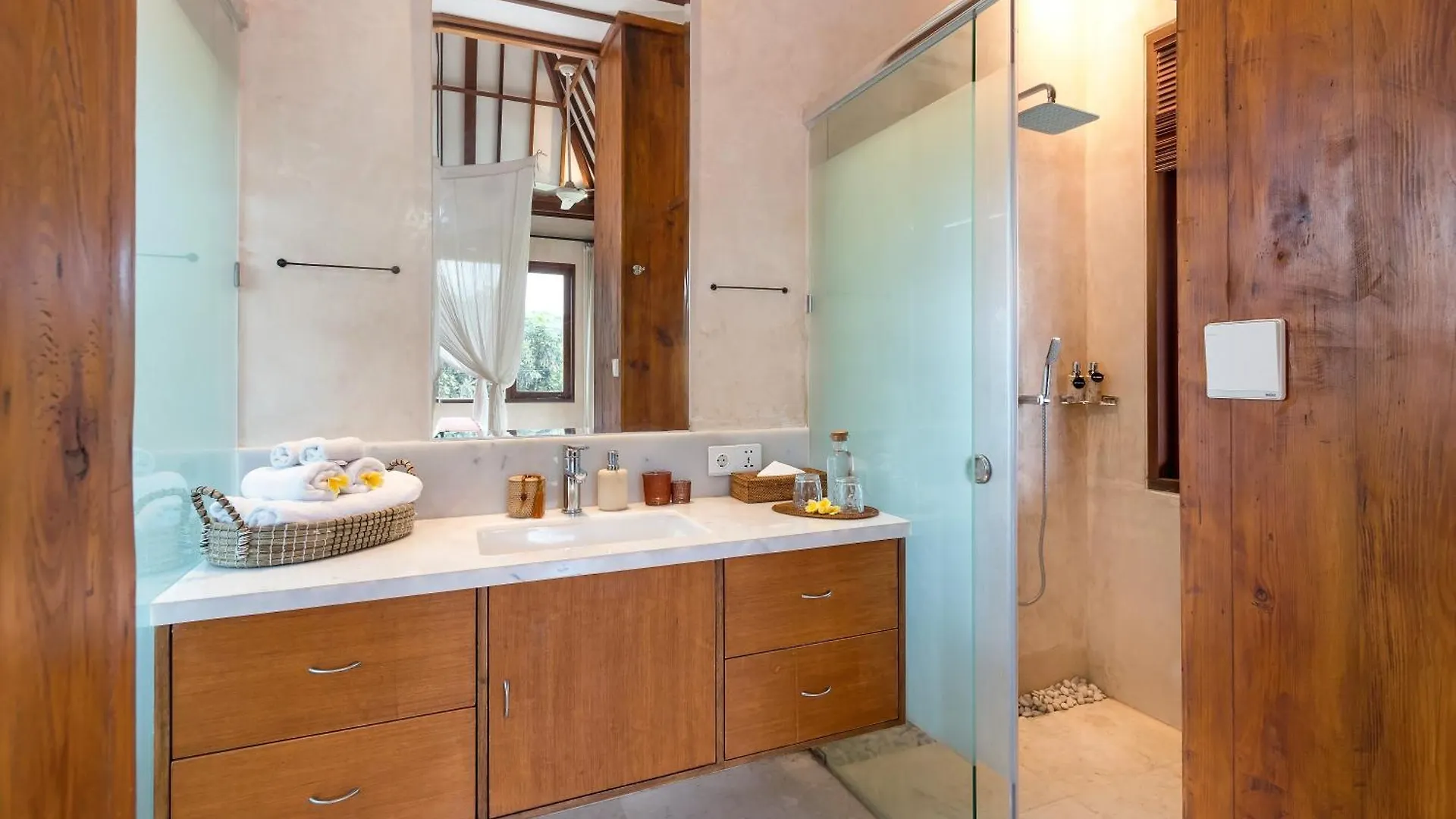 Villa Aloui By Villa Finder Kerobokan  Kerobokan (Bali)
