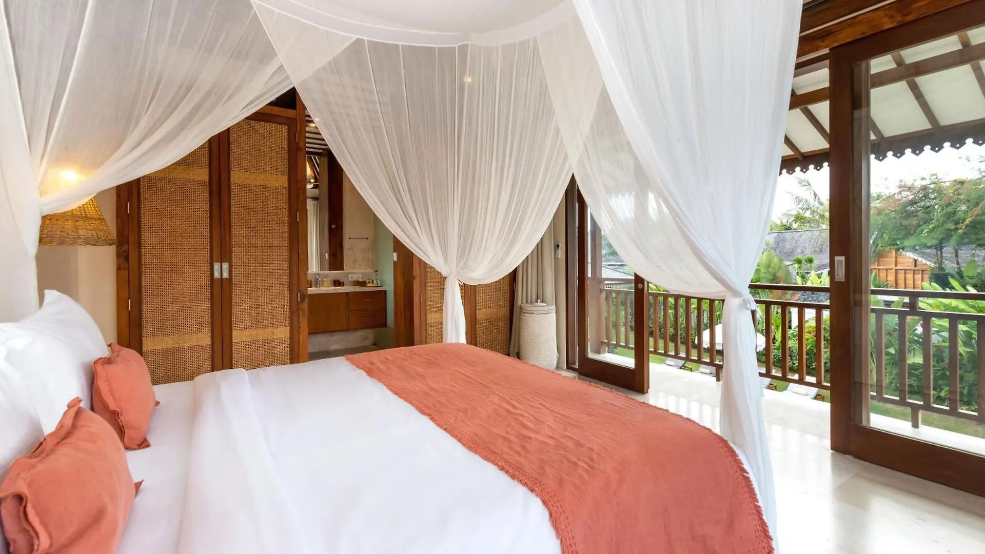 Villa Aloui By Villa Finder Kerobokan  Indonesia