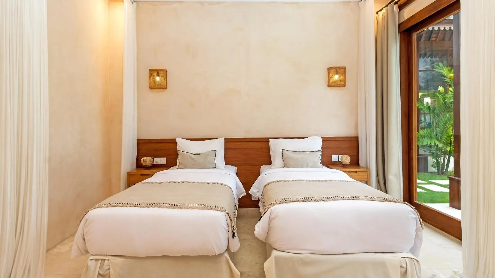 Villa Aloui By Villa Finder Kerobokan  Indonesia