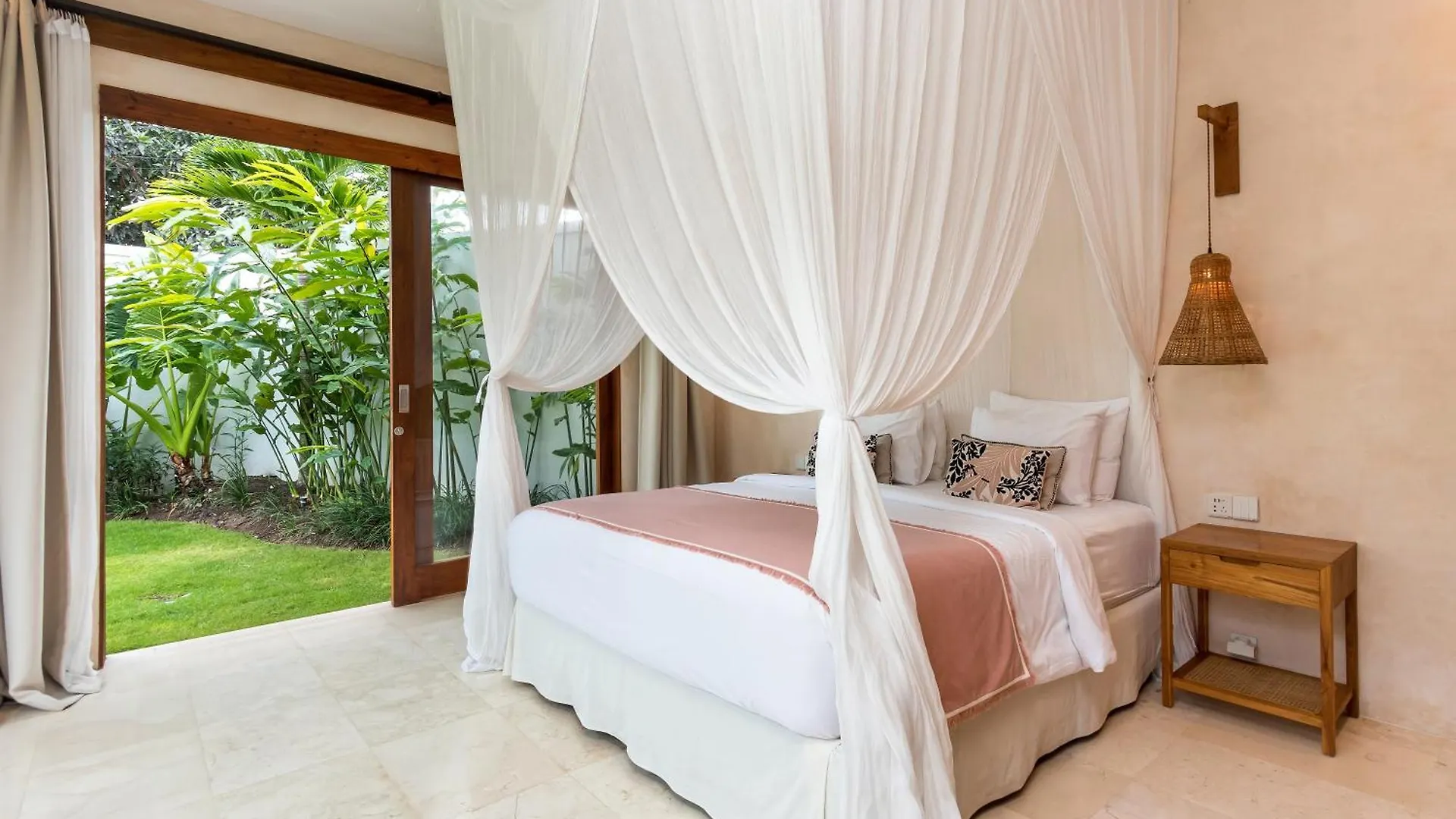 Villa Aloui By Villa Finder Kerobokan